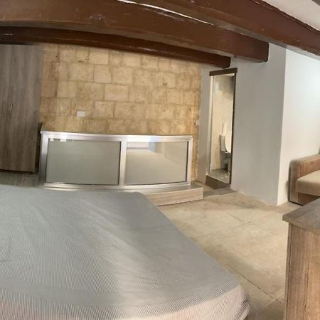 Traditional Townhouse In The Hearth Of Vallettaヴィラ エクステリア 写真