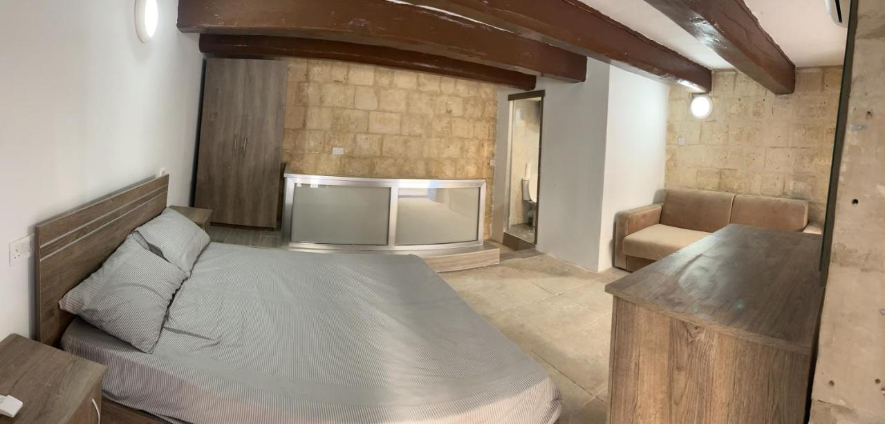 Traditional Townhouse In The Hearth Of Vallettaヴィラ エクステリア 写真